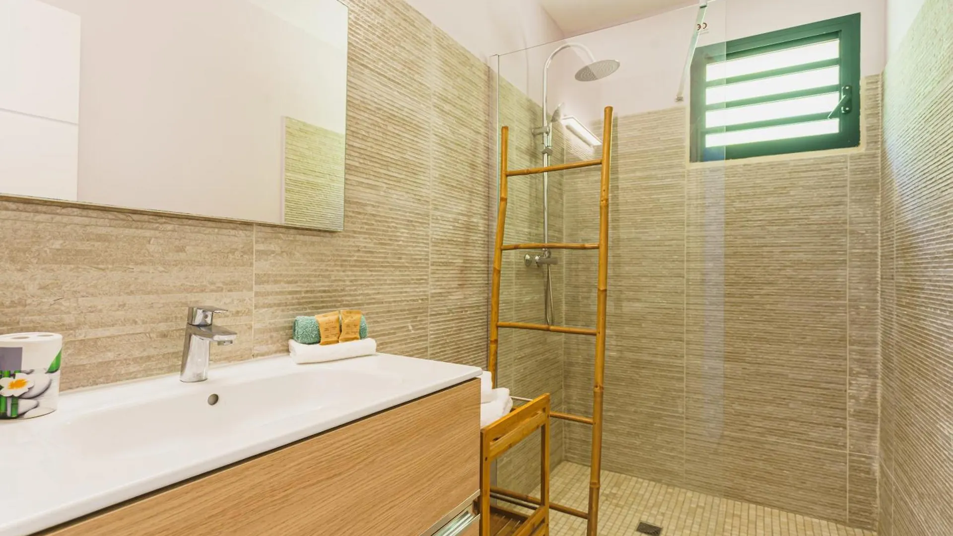 Confort, Nature Et Serenite A La Villa Alexane Le Gosier  Guadeloupe